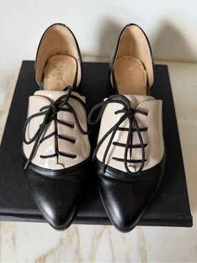 Nine West Two-Tone Patent Lace-Up Pointed Flats - Black & Cream